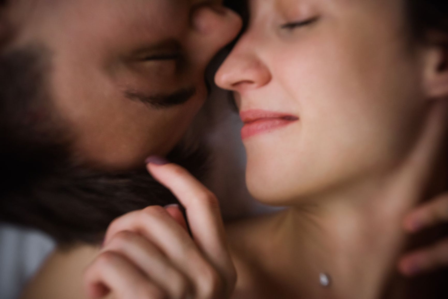 Neljä tapaa, miten suun terveys vaikuttaa seksielämääsi.